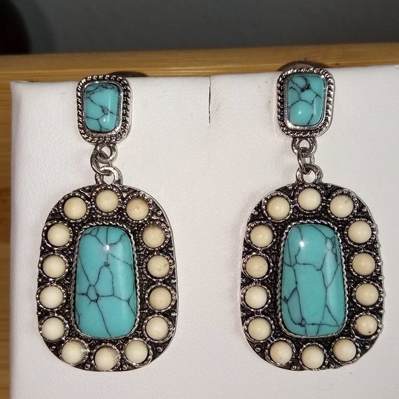 🆕 Silver Turquoise Post Earrings - Picture 2 of 2